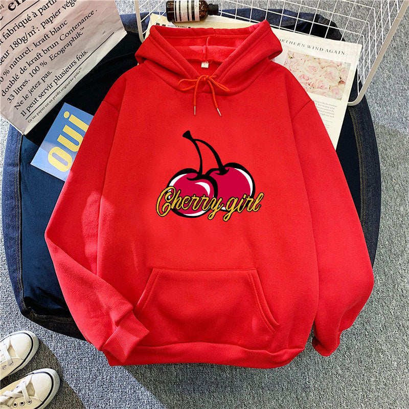 Kvinnors hoodie med glatt körsbärsmotiv Mirla-Eva Jonsson