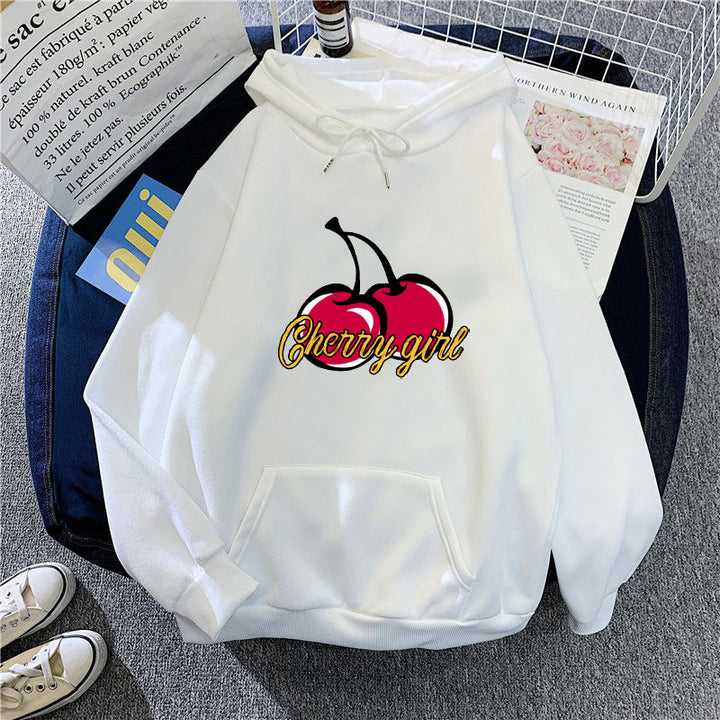 Kvinnors hoodie med glatt körsbärsmotiv Mirla-Eva Jonsson