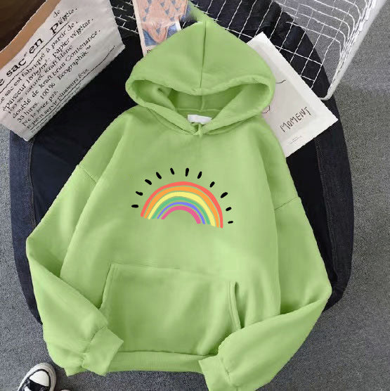 Kvinnors hoodie med glatt regnbågsmotiv Mirla-Eva Jonsson