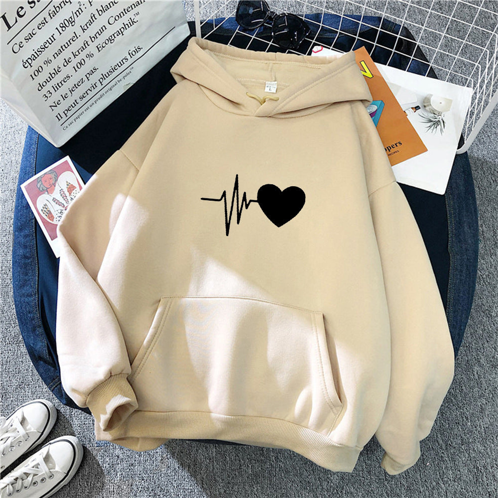 Kvinnors hoodie med hjärtslagmotivet Mirla-Eva Jonsson