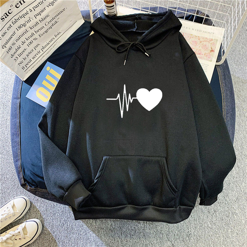 Kvinnors hoodie med hjärtslagmotivet Mirla-Eva Jonsson