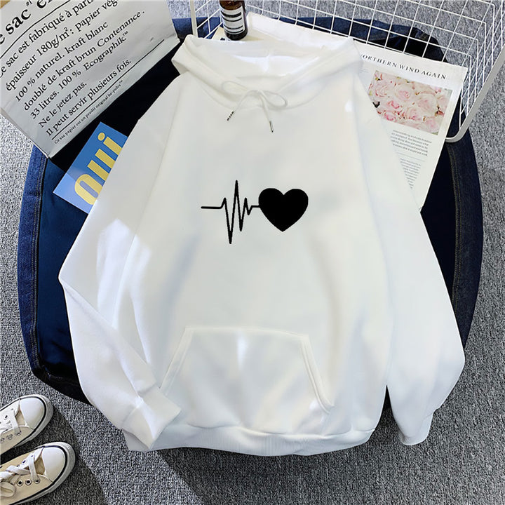 Kvinnors hoodie med hjärtslagmotivet Mirla-Eva Jonsson