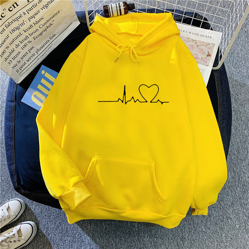 Kvinnors hoodie med hjärtslagsmotiv Mirla-Eva Jonsson