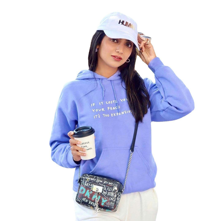 Kvinnors hoodie med inspirerande motiv Mirla-Eva Jonsson