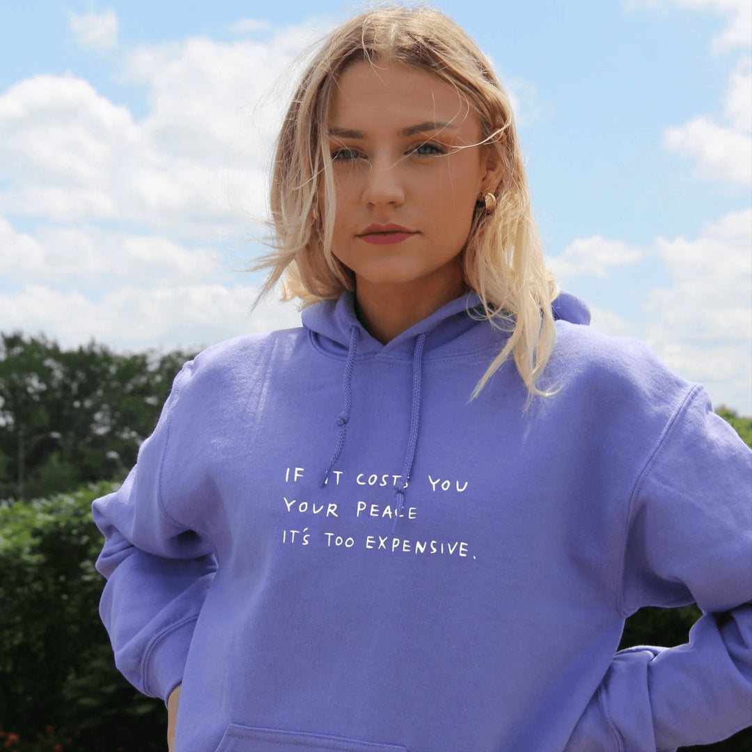 Kvinnors hoodie med inspirerande motiv Mirla-Eva Jonsson