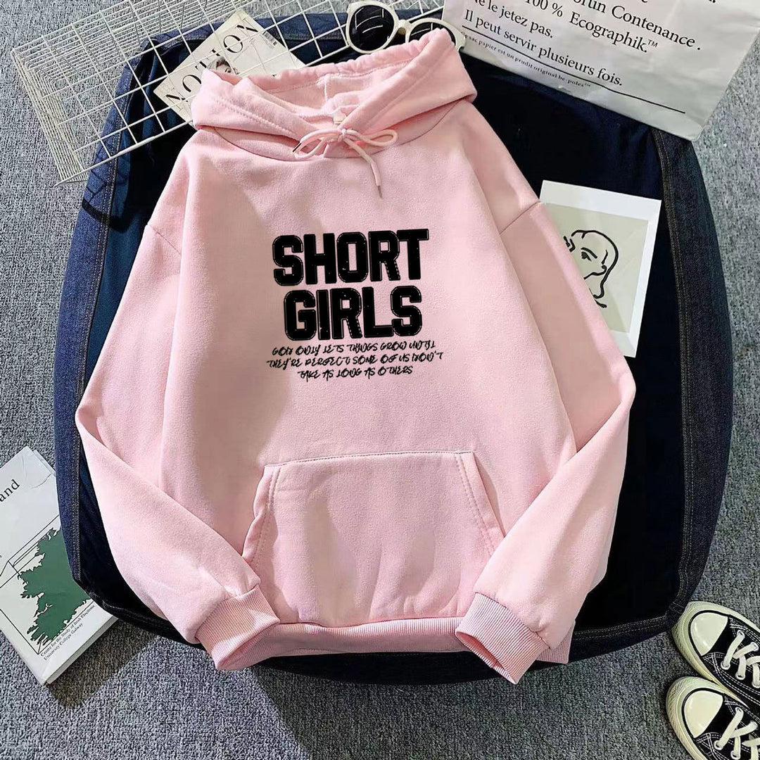 Kvinnors hoodie med iögonfallande text Mirla-Eva Jonsson
