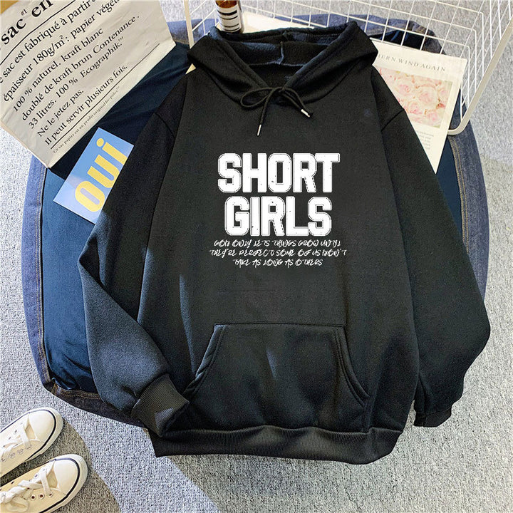 Kvinnors hoodie med iögonfallande text Mirla-Eva Jonsson