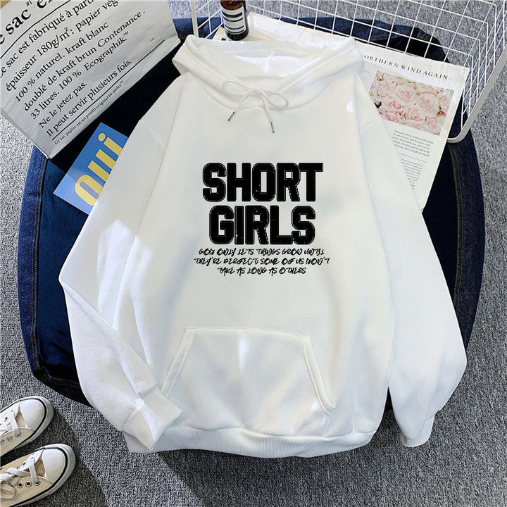 Kvinnors hoodie med iögonfallande text Mirla-Eva Jonsson