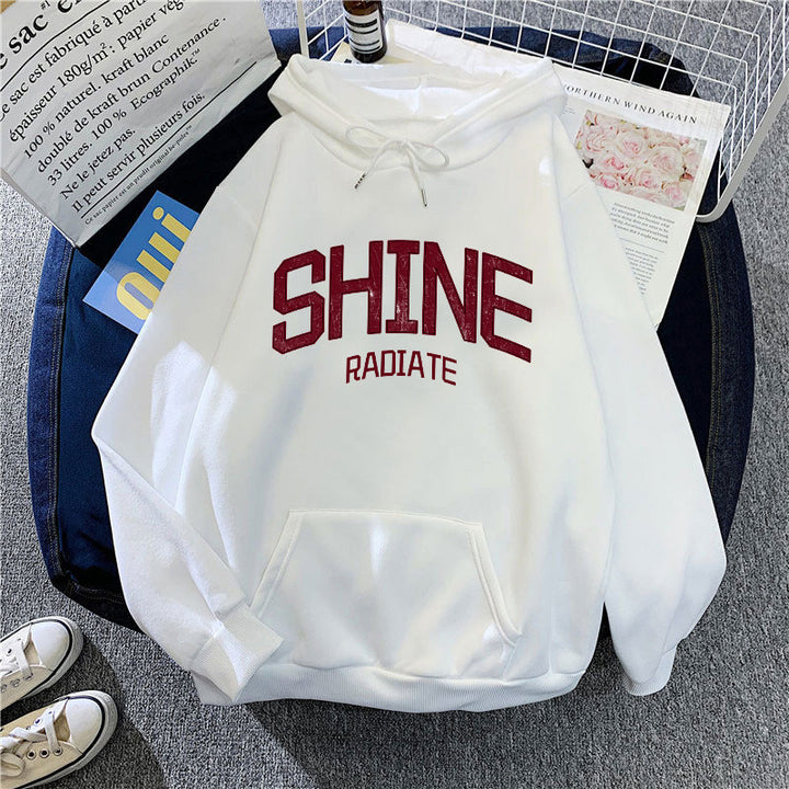 Kvinnors hoodie med iögonfallande text Mirla-Eva Jonsson