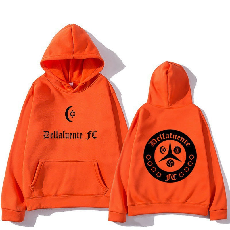 Kvinnors hoodie med konstnärlig design och bekväm passform Mirla-Eva Jonsson