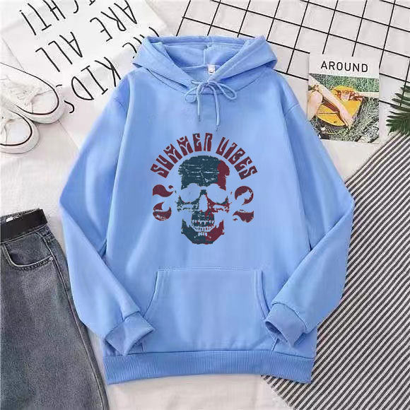 Kvinnors hoodie med konstnärlig dödskalle design Mirla-Eva Jonsson