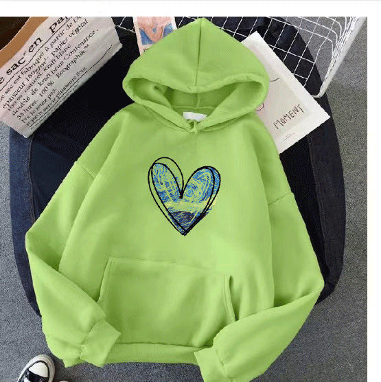 Kvinnors hoodie med konstnärlig hjärtdesign Mirla-Eva Jonsson