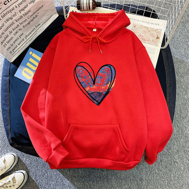 Kvinnors hoodie med konstnärlig hjärtdesign Mirla-Eva Jonsson