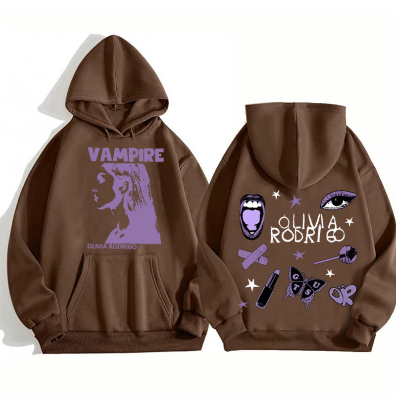 Kvinnors hoodie med konstnärlig vampyrtryck och oversized passform Mirla-Eva Jonsson