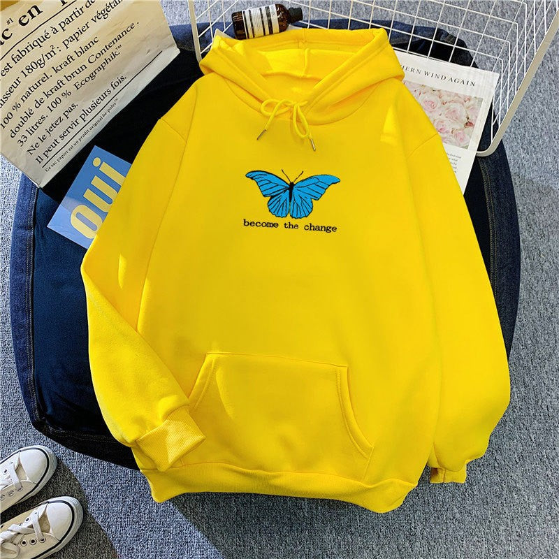 Kvinnors hoodie med kort skärning och unik fjärilsmotiv Mirla-Eva Jonsson
