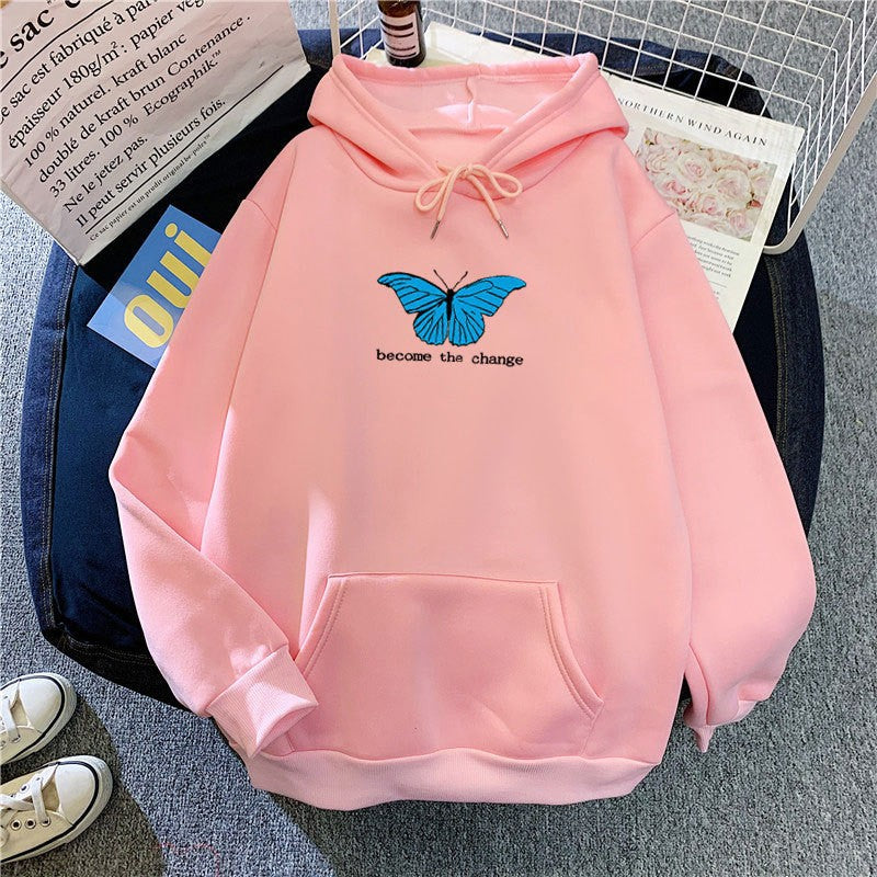 Kvinnors hoodie med kort skärning och unik fjärilsmotiv Mirla-Eva Jonsson