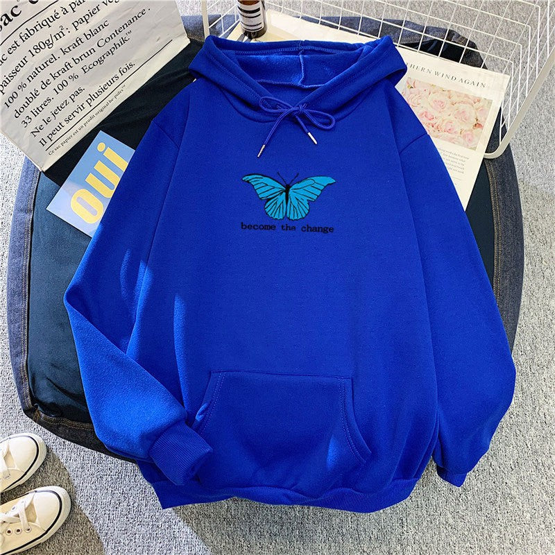 Kvinnors hoodie med kort skärning och unik fjärilsmotiv Mirla-Eva Jonsson