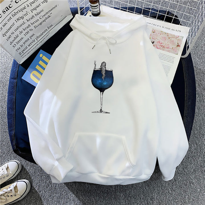 Kvinnors hoodie med kreativ cocktaildesign Mirla-Eva Jonsson