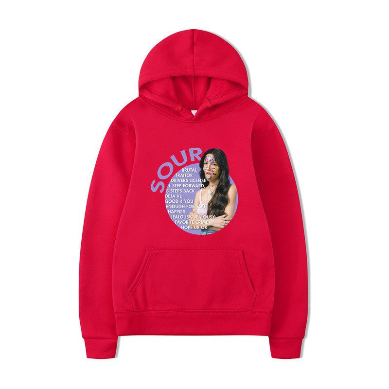 Kvinnors hoodie med kreativ grafisk design och bekväm känguruficka Mirla-Eva Jonsson