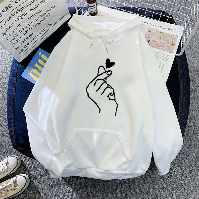 Kvinnors hoodie med kreativ handgrafik Mirla-Eva Jonsson