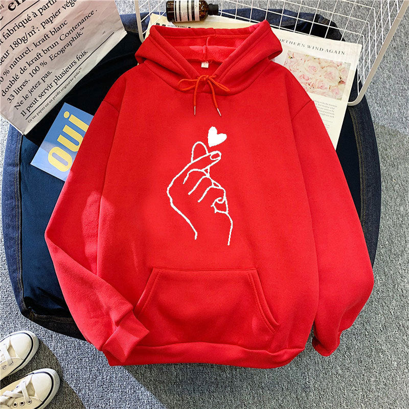 Kvinnors hoodie med kreativ handgrafik Mirla-Eva Jonsson