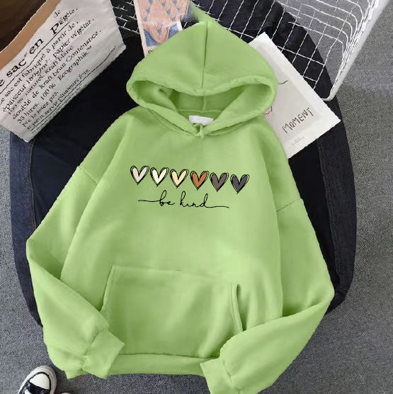 Kvinnors hoodie med kreativ hjärtdesign Mirla-Eva Jonsson