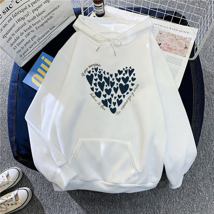 Kvinnors hoodie med kreativ hjärtdesign Mirla-Eva Jonsson
