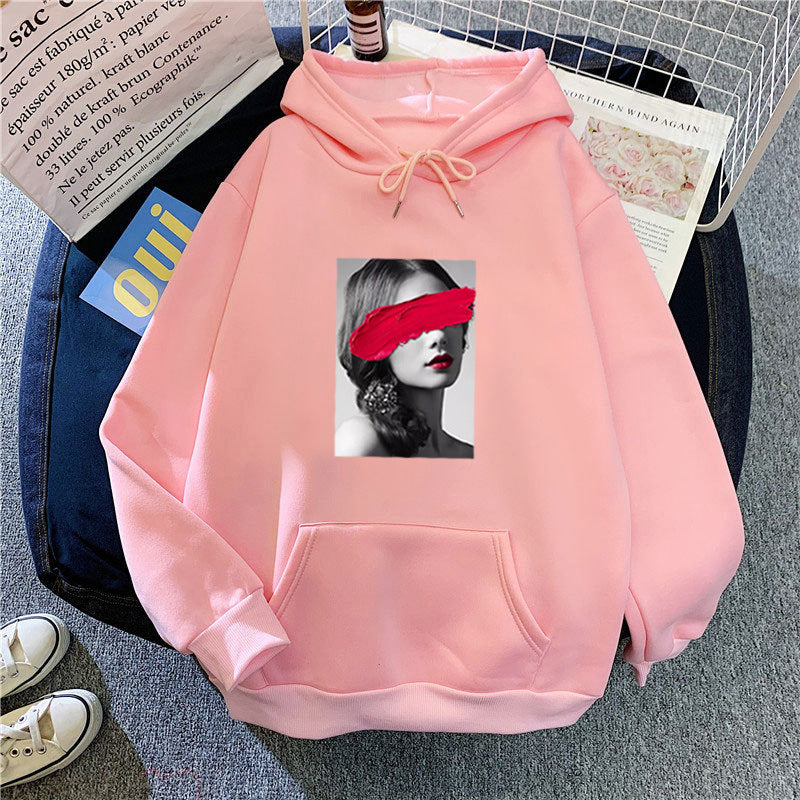 Kvinnors hoodie med kreativ konstdesign Mirla-Eva Jonsson