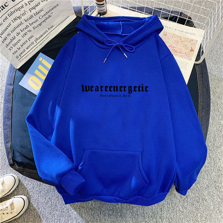 Kvinnors hoodie med kreativ text och bekväm passform Chic & Style-Eva Jonsson