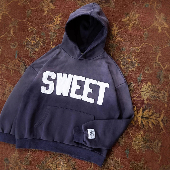 Kvinnors hoodie med kreativ text och mjukt innerfoder Mirla-Eva Jonsson