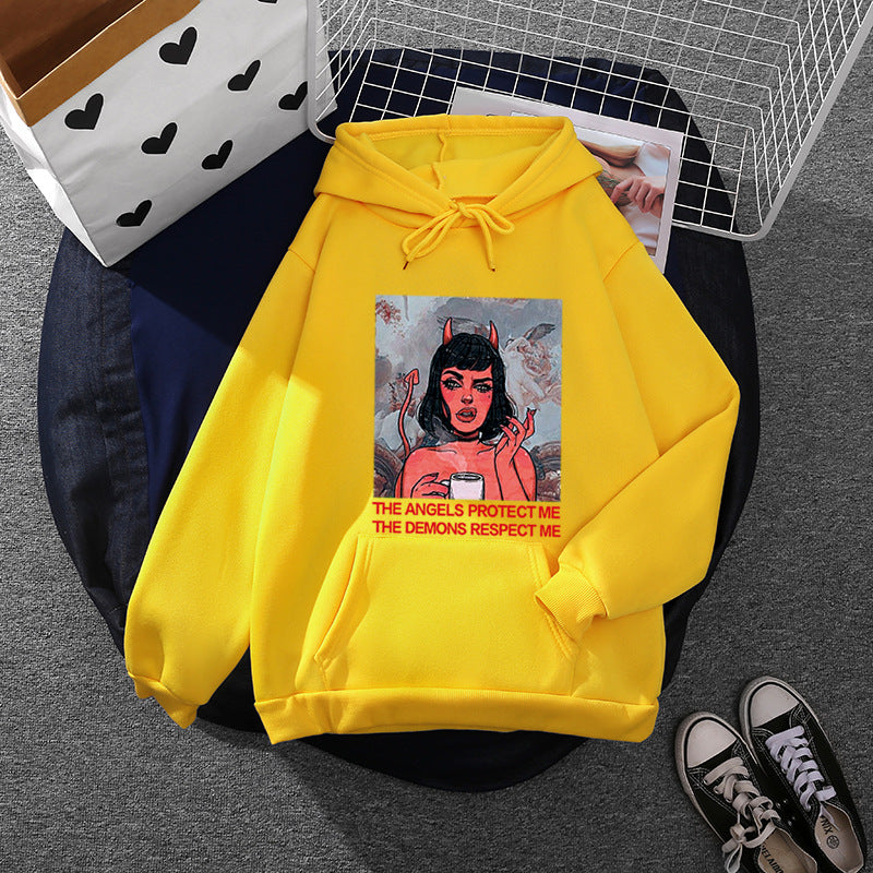 Kvinnors hoodie med kreativt grafiskt tryck Mirla-Eva Jonsson