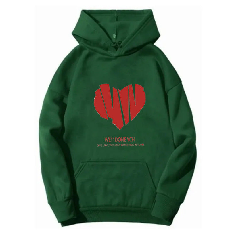 Kvinnors hoodie med kreativt hjärtformigt mönster och stiliga bokstäver Mirla-Eva Jonsson