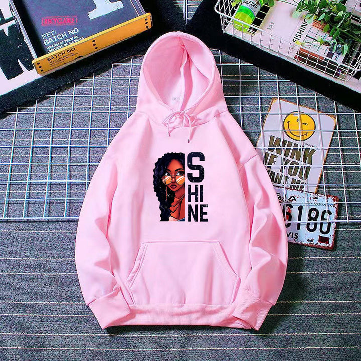Kvinnors hoodie med kreativt kvinnligt mönster Mirla-Eva Jonsson