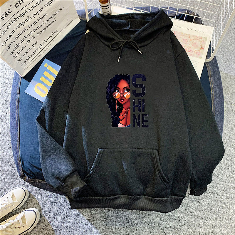 Kvinnors hoodie med kreativt kvinnligt mönster Mirla-Eva Jonsson