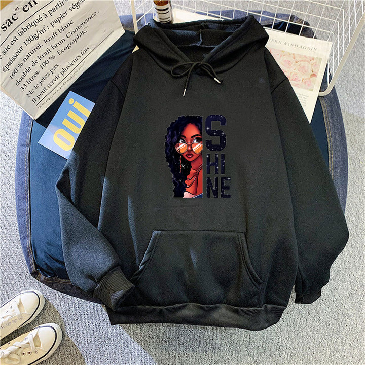 Kvinnors hoodie med kreativt kvinnligt mönster Mirla-Eva Jonsson
