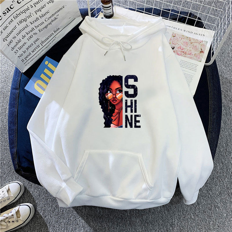 Kvinnors hoodie med kreativt kvinnligt mönster Mirla-Eva Jonsson