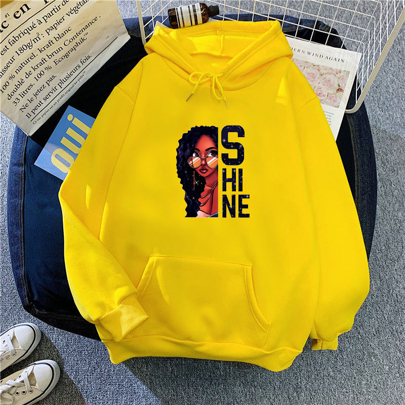 Kvinnors hoodie med kreativt kvinnligt mönster Mirla-Eva Jonsson