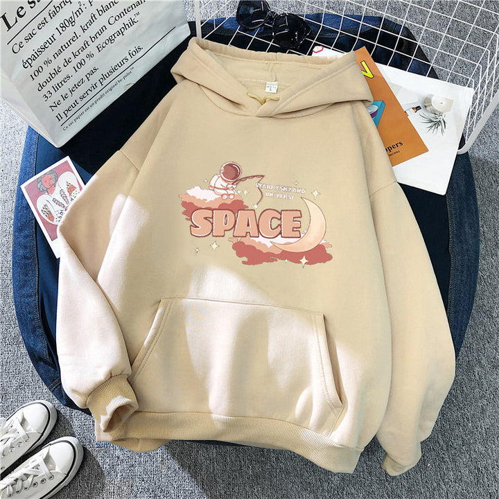 Kvinnors hoodie med kreativt rymddesign Mirla-Eva Jonsson