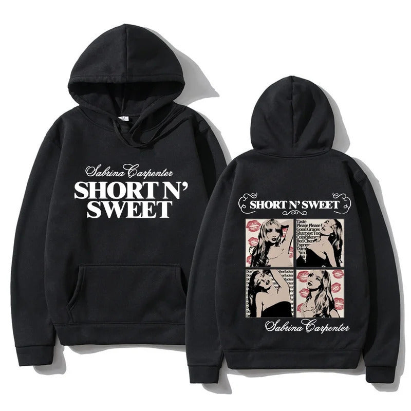 Kvinnors hoodie med kreativt serietidningsdesign och avslappnad skärning Mirla-Eva Jonsson