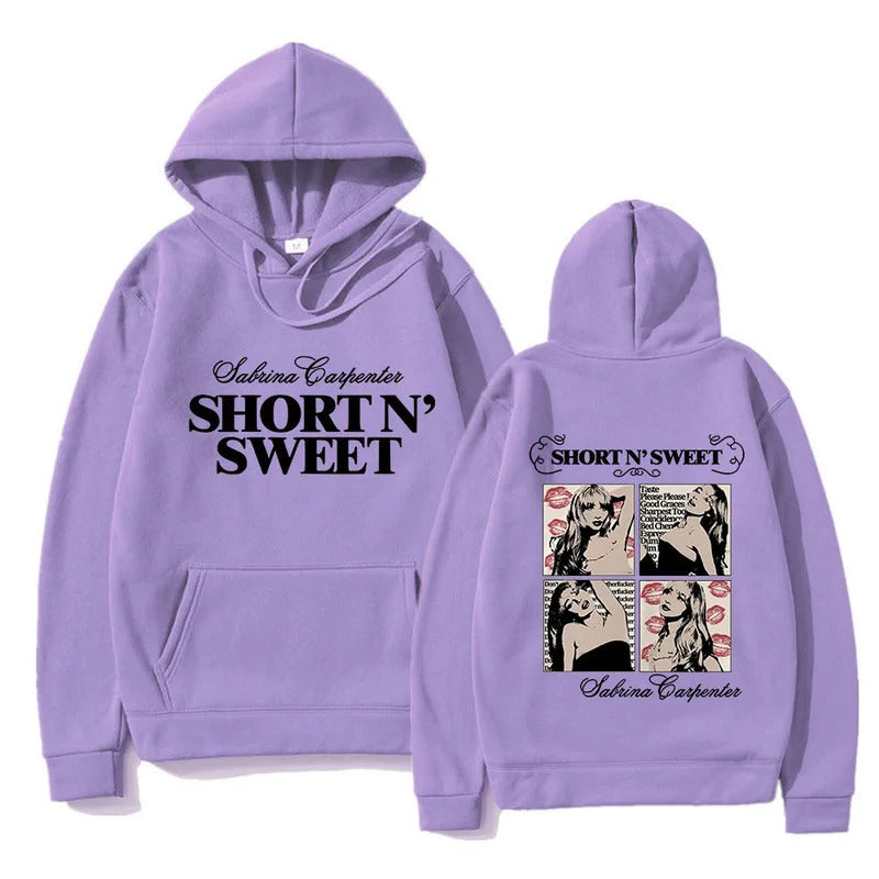 Kvinnors hoodie med kreativt serietidningsdesign och avslappnad skärning Mirla-Eva Jonsson