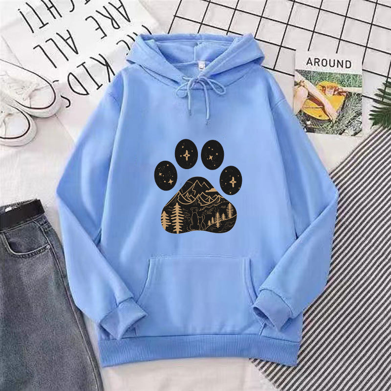 Kvinnors hoodie med kreativt tassavtryck och bergslandskap Mirla-Eva Jonsson
