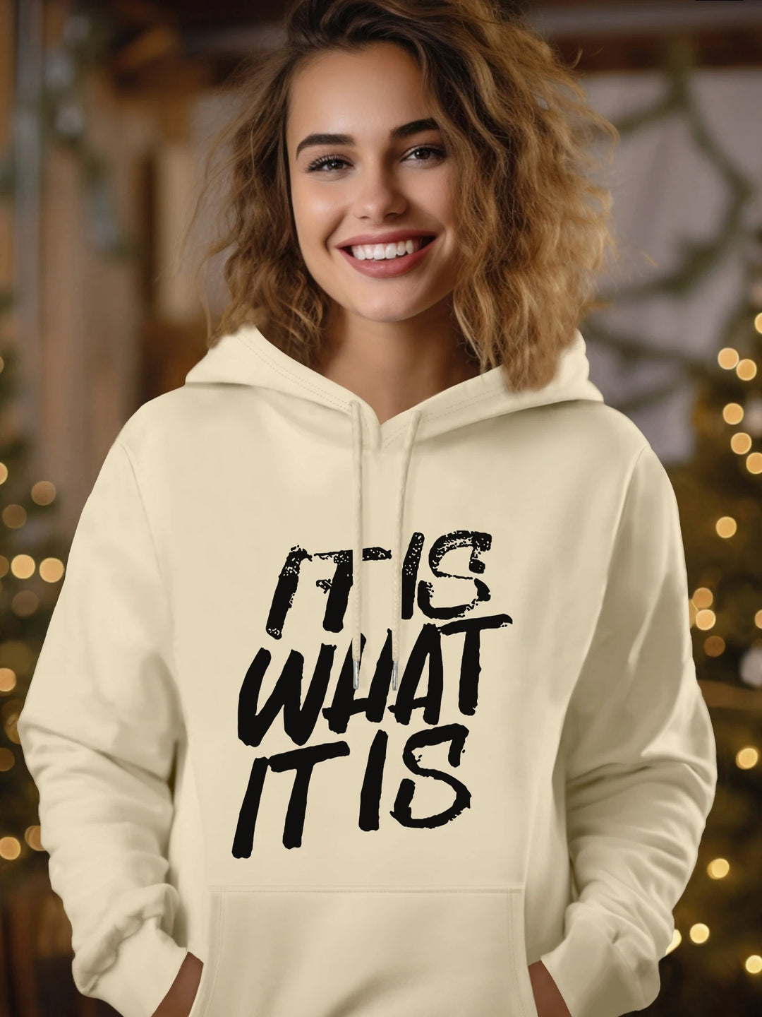 Kvinnors hoodie med kreativt tryck och bekväm passform Mirla-Eva Jonsson