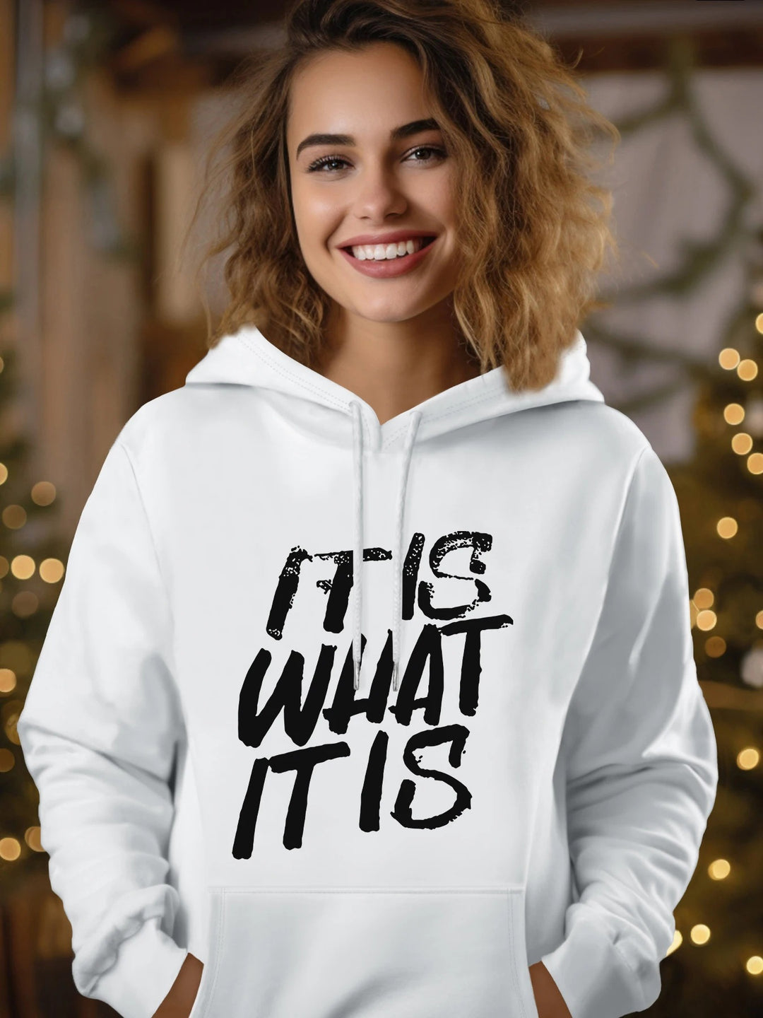 Kvinnors hoodie med kreativt tryck och bekväm passform Mirla-Eva Jonsson