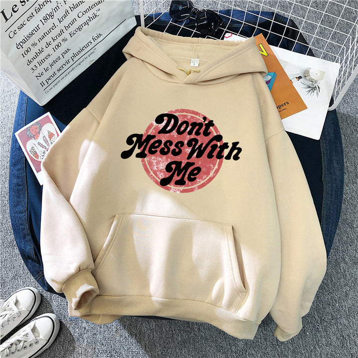 Kvinnors hoodie med kreativt uttalande design Mirla-Eva Jonsson