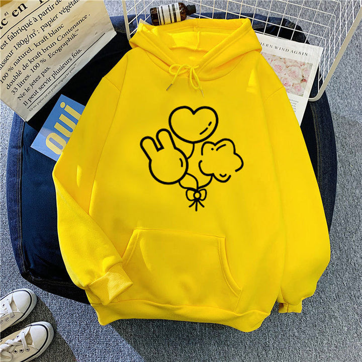 Kvinnors hoodie med lekfull grafisk design Mirla-Eva Jonsson