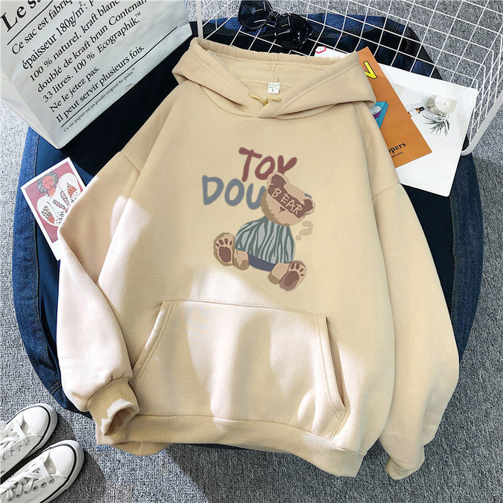 Kvinnors hoodie med lekfullt björnmotiv Mirla-Eva Jonsson