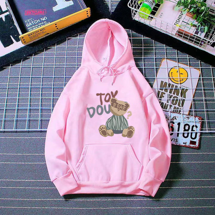 Kvinnors hoodie med lekfullt björnmotiv Mirla-Eva Jonsson