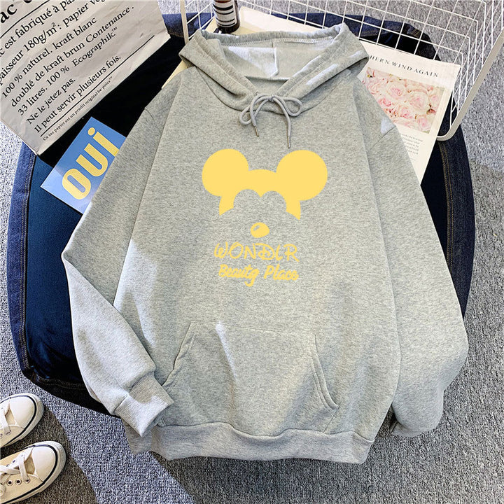 Kvinnors hoodie med lekfullt djurmotiv Mirla-Eva Jonsson