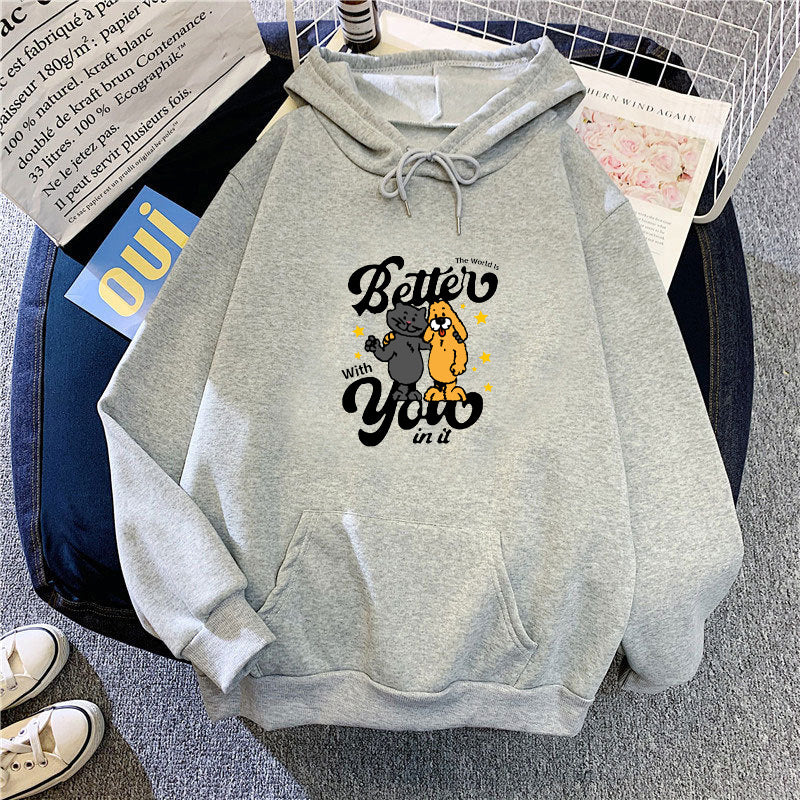 Kvinnors hoodie med lekfullt djurmotiv Mirla-Eva Jonsson