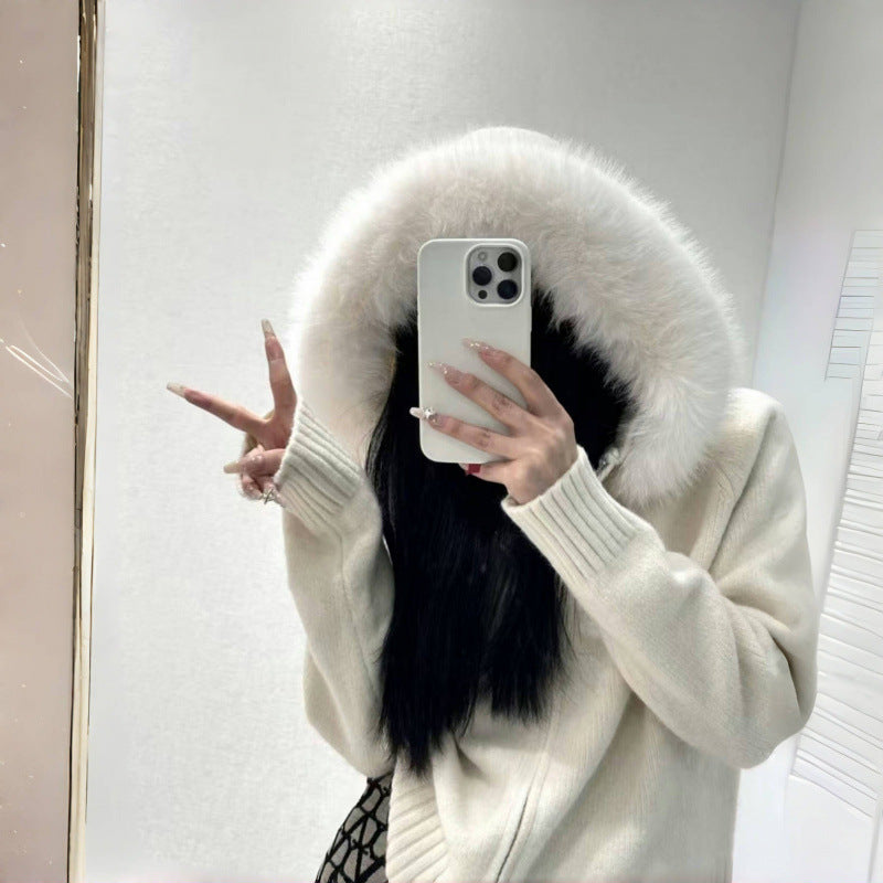 Kvinnors hoodie med lyxig pälskrage och praktiska fickor Mirla-Eva Jonsson